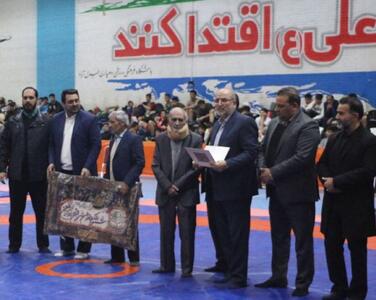  سنگ تمام هیات کشتی ورامین در رقابتهای قهرمانی استان