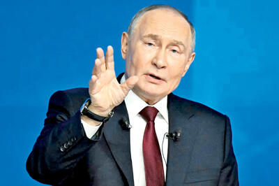 پوتین: توپ در زمین غرب است