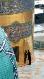 ببینید/ برف‌روبی پشت‌بام حرم امام رضا(ع)