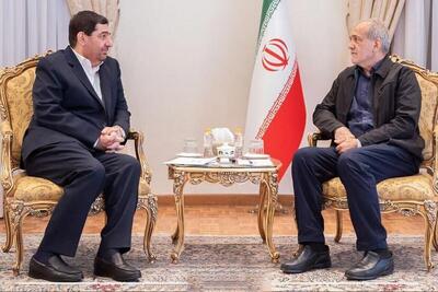 بی‌احترامی به آیت‌الله رئیسی در جلسه پزشکیان / پای مخبر به دعوا باز شد + فیلم