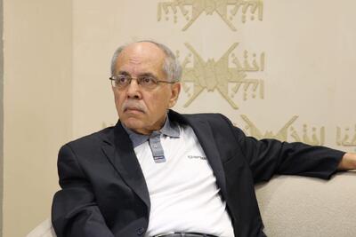 ویدیو/ کوروش احمدی، دیپلمات سابق ایران در نیویورک: وقتی اعراب به روسیه و چین اصرار می‌کنند که در مورد جزایر سه‌گانه با ما همراه شو، آن‌ها مقاومت زیادی نمی کنند، چون احساس خطری از ناحیه ایران نمی‌کنند؛ حداکثر این است که سفیر این کشورها در تهران احضار می‌شود و تمام