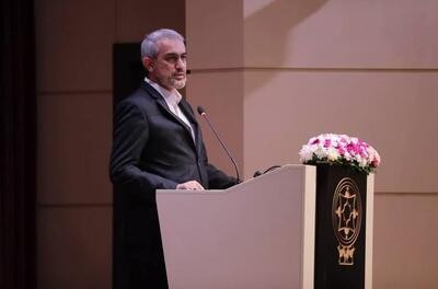  وزیر اقتصاد در تالار بورس: قیمت‌گذاری دستوری یعنی فساد، رانت و کاهش انگیزه تولید / بدون ایجاد شوک و با یک روند تدریجی، قیمت‌گذاری‌های دستوری را حذف می‌کنیم