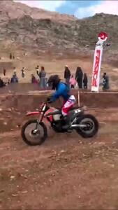 ببینید| مسابقات موتورسواری زنان در کرمانشاه سوژه شد!