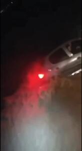 فقط یک متر با مرگ فاصله دارند/ عملیات نفس‌گیر نجات سرنشینان خودرو در سیل طبس