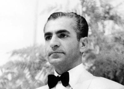 «محمدرضا پهلوی» با سبیل و بعد ترور در 29 سالگی؛ سال 1327