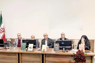 کنشگری سیـاسی و موانع پیشرفت آکادمیک/گفتارهایی از داریوش رحمانیان، حسین مفتخری، محمدعلی اکبری و هاشم آقاجری درباره کتاب «دین و دولت و کاربست شریعت» نوشته محمد عابدالجابری