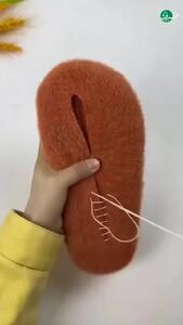  چطوری دمپایی معمولی رو به یک اسلیپر زمستونی تبدیل کنیم؟ + فیلم