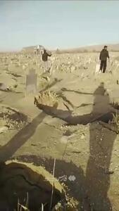  فرونشست قبرستان در پی بارش شدید باران در قشم + فیلم