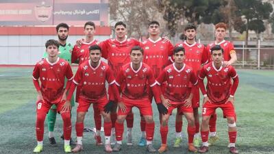 شاگردان خرسندی صدرنشین مقتدر