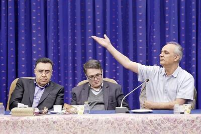 بررسی مواضع فعالان 2 جناح در نشست با رئیس جمهور؛ انتقاد اصلاح‌طلبان، تشویق تندروها/ قوچانی: شبیه یکی از صحنه های سریال پایتخت بود!