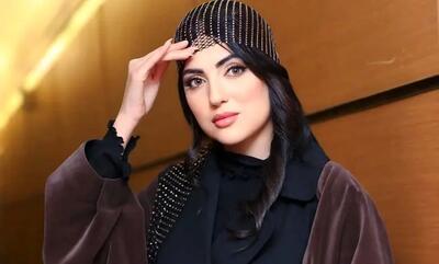 سلفی هلیا امامی با بابانوئل و استقبال زودهنگام این هنرمند از سال نو میلادی