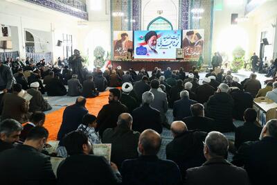 تصاویری از حضور مقامات در مراسم ختم آیت‌الله سیدمحمد شاهچراغی/ نشستن وزیر اطلاعات بین دو سردار عالیرتبه سپاه/ ظاهر زمستانی فرمانده کل سپاه