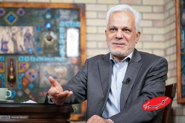  روایت سردار طلایی از اعتراضات کوی دانشگاه، لباس شخصی‌ها، گشت ارشاد، حجاب، بازگشت شیرین عبادی به تهران و .../ اکنون در جامعه نارضایتی عمومی وجود دارد - کلبه سرگرمی