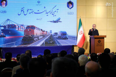 عکس/ حضور پزشکیان در مراسم گرامیداشت هفته حمل و نقل