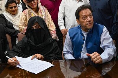  عمران خان و همسرش به ۱۷ سال حبس محکوم شدند