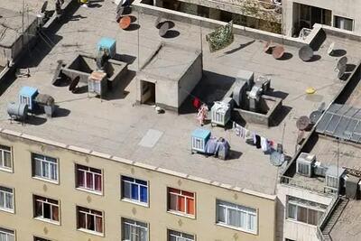 زن شوهردار در پشت بام خانه با مرد غریبه رابطه ناجور داشت!