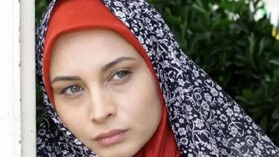  عکس کریسمسی جذاب مریم کاویانی، عمه خانم سریال فاصله‌ها، در دبی با ظاهری خاص