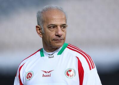 واکنش محمد خاکپور به شعارها علیه کریم باقری: جامعه‌ای که صدایش شنیده نمی‌شود، دادَش را بر سر نزدیک‌ترین نماد بی‌دفاع می‌زند - پارس فوتبال