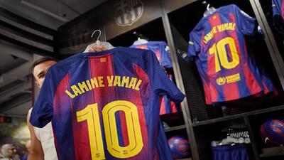 اعلام پرفروش‌ترین پیراهن‌های سال ۲۰۲۵؛ یامال اول شد، مسی دوم! - پارس فوتبال