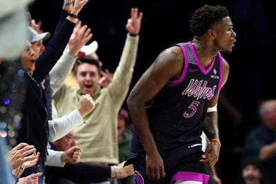 بسکتبال NBA | گرگ آلفا به جان MVP افتاد - پارس فوتبال