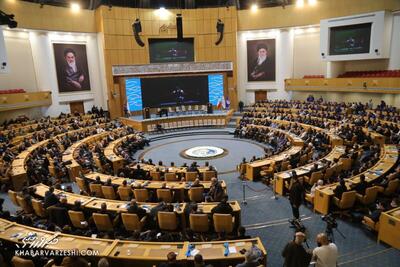ویدیو| مراسم هشتادمین یلدای استقلال/ شبی به یادماندنی با استقلالی‌ها و پیشکسوتان بزرگ - پارس فوتبال