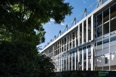 بازسازی استادیوم ۱۱۱ ساله با استفاده از هواپیماهای غیرقابل استفاده (عکس) - پارس فوتبال