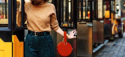 ۶ ترفند ساده برای شیک پوشیدن با سویشرت