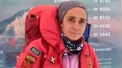  عکس جگرسوز / نگاهی به میز عزای ساده و یلدایی طاهره حاصلی کوهنورد پَرپَر شده در دماوند / انار شب یلدا کنار خرما و .../ روحش شاد