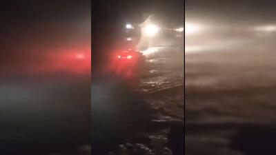 فیلم نجات معجزه‌آسا خانواده گرفتار در سیل طبس توسط امدادگران هلال‌احمر