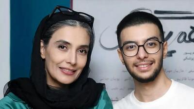  نگاهی به جدیدترین استایل پسر لیلا زارع در کنار مادرش بعد از تغییر جنسیت / مادر و پسر ترندی و شیک!