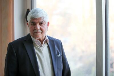 کسانی که امروز دولت پزشکیان را نقد می‌کنند در دوران رئیسی با آب و تاب از او تعریف می‌کردند