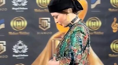 تیپ جنجالی بهنوش طباطبایی در جشن حافظ