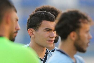 رستم آشورماتوف و دختر خردسالش در مراسم هشتادمین یلدای استقلال / عکس