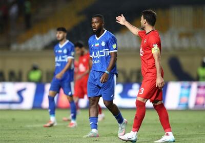 با وجود نارسایی قلبی، مهاجم استقلال با مجوز بازی می‌کند - تسنیم