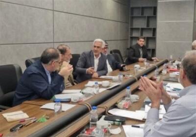 بررسی طرح تحقیق و تفحص از بنیاد شهید با حضور معاونان بنیاد - تسنیم