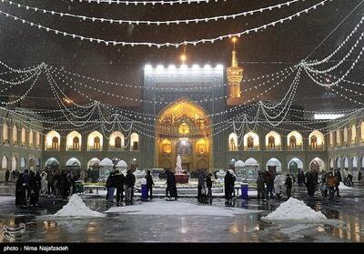 بارش برف در حرم مطهر رضوی