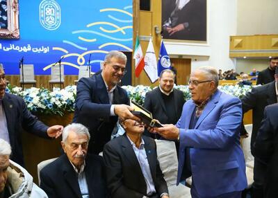 متن و حواشی جشن هشتاد سالگی استقلال