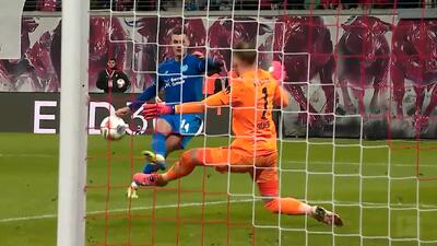 گل دوم بایرلورکوزن به لایپزیش توسط پاتریک شیک