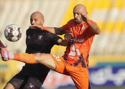 چهار گل و 15 پنالتی برای صعود شاگردان عنایتی