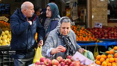 حال و هوای بازار رشت در شب یلدا