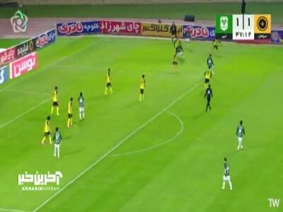  گل دوم خیبر به سپاهان توسط علی خانزادی