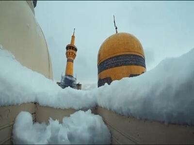  تصاویر جالب از برف‌روبی حرم امام رضا(ع)