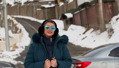 استقبال گرم «بیتا موسوی» از فصل سرد؛ استایل شیک زمستانی در دل برف (عکس)