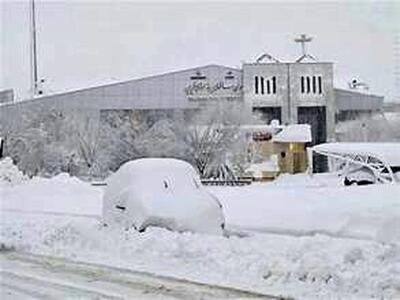 خودروها زیر برف در این منطقه مدفون شدند