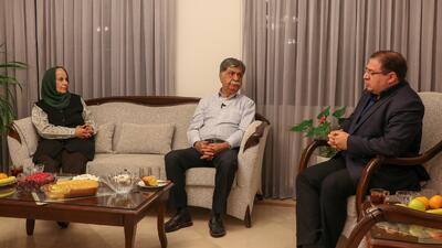 دیدار دبیرشورای اطلاع رسانی دولت با دو تن از اساتید روزنامه نگاری و روابط عمومی به مناسبت شب یلدا