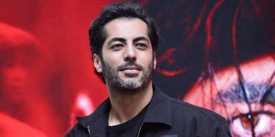  شلخته یا متفاوت و دلبر؟ استایل نوید پورفرج در جشن حافظ مورد توجه قرار گرفت - چی بپوشم