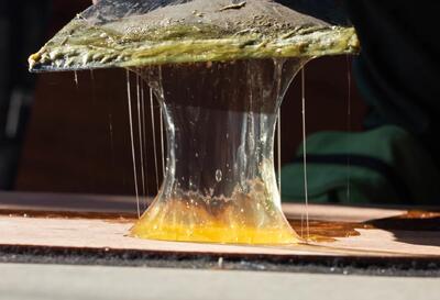  آموزش نرم کردن چسب خشک شده با روش های ساده و موثر