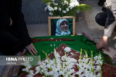  تصاویری از مراسم تشییع پیکر اشرف بروجردی