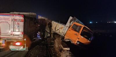 تصادف زنجیره‌ای در جاده محلات - خمین ۱۰ مصدوم بر جای گذاشت