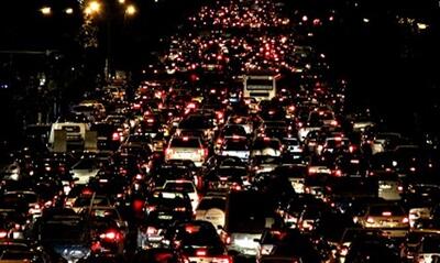 ببینید / ترافیک سنگین در شب یلدا در اتوبان چمران تهران